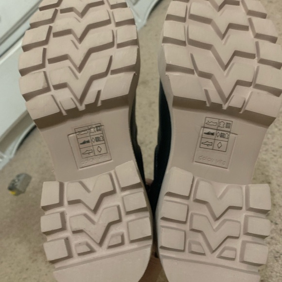 Dolce Vita Hawk H2O black booties size 6 - Picture 6 of 6